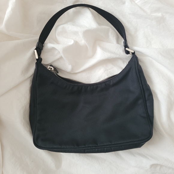 PRADA Re-edition Nylon Shoulder Bag - Picture 8 of 10